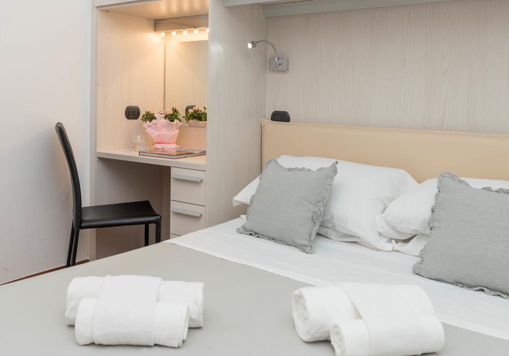 Andenis Luxury House